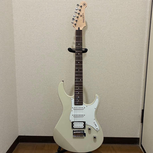 Yamaha Electric Guitars Pacifica 112V