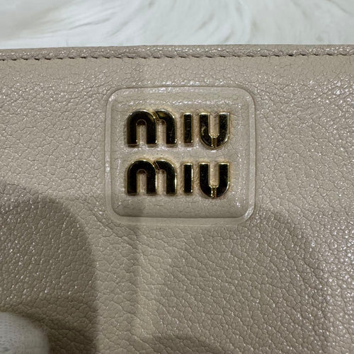 Miu Bi-Fold Wallet Miumiu Ic