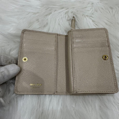 Miu Bi-Fold Wallet Miumiu Ic