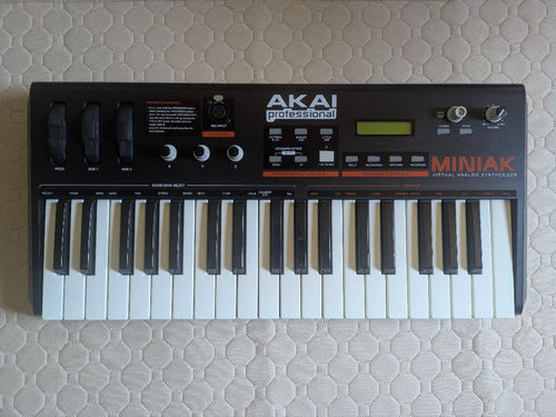 Akai Professional Analog Synthesizer Miniak 37