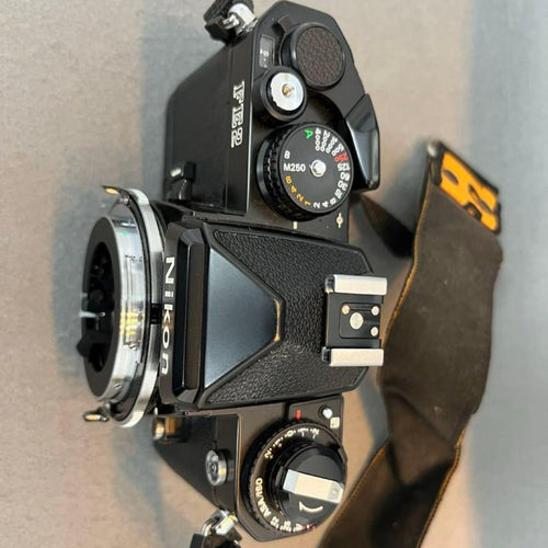 Nikon Slr Camera (Film) F Fe2 Tamron 70-210Mm