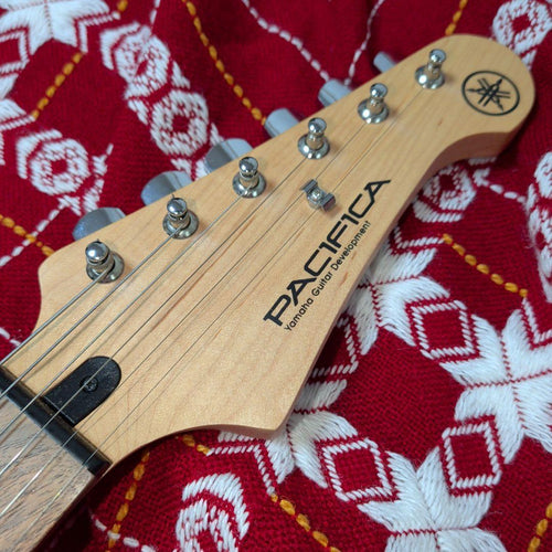 Yamaha Electric Guitars Pacifica Pac012