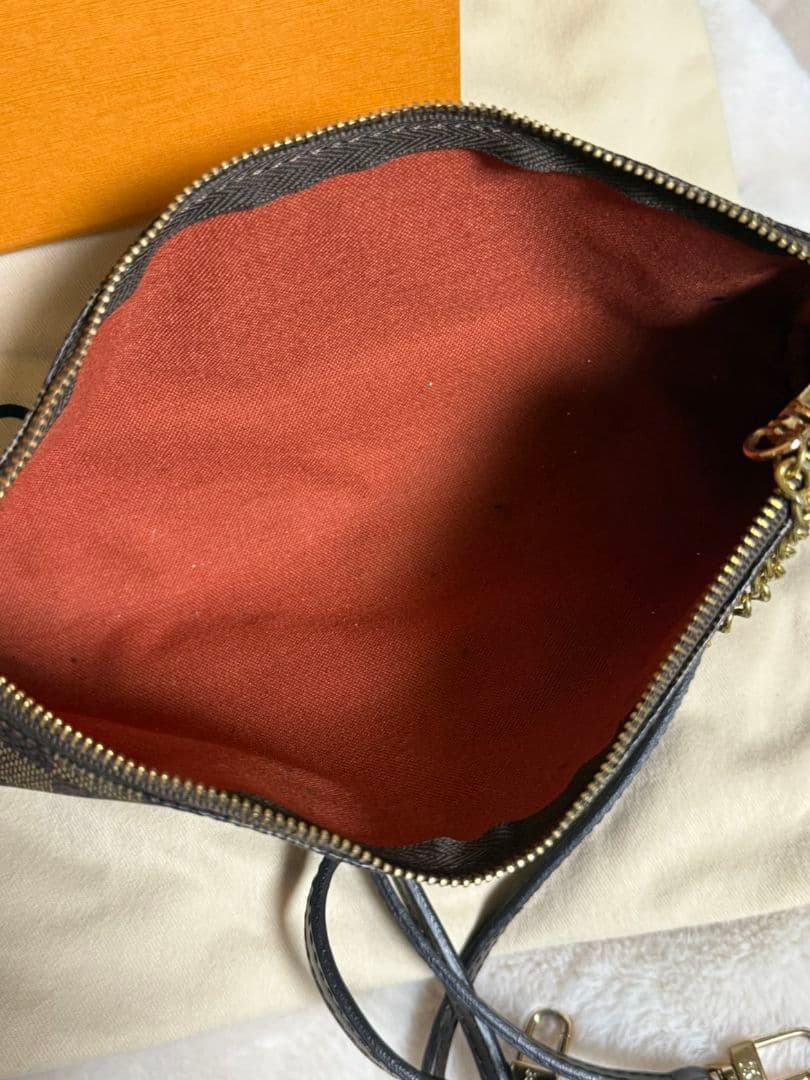 Louis Vuitton Shoulder Bags