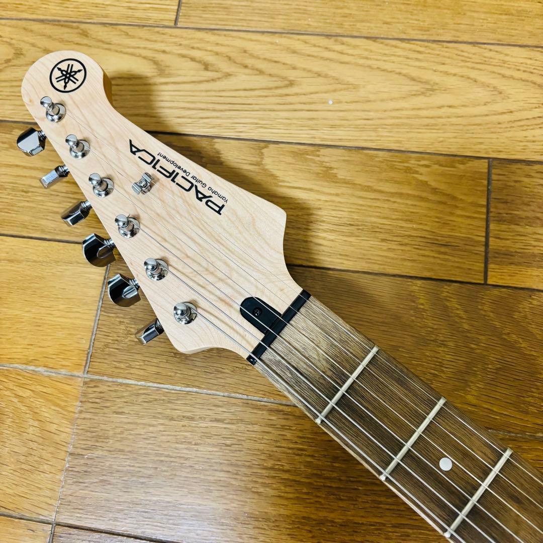 Yamaha Electric Guitars Pac012