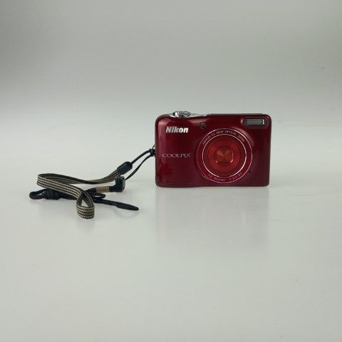 Nikon Compact Digital Camera Coolpix L30 Red