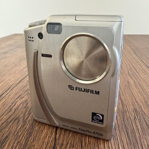 Compact Digital Camera Fujifilm Finepix 4700Z Ccd