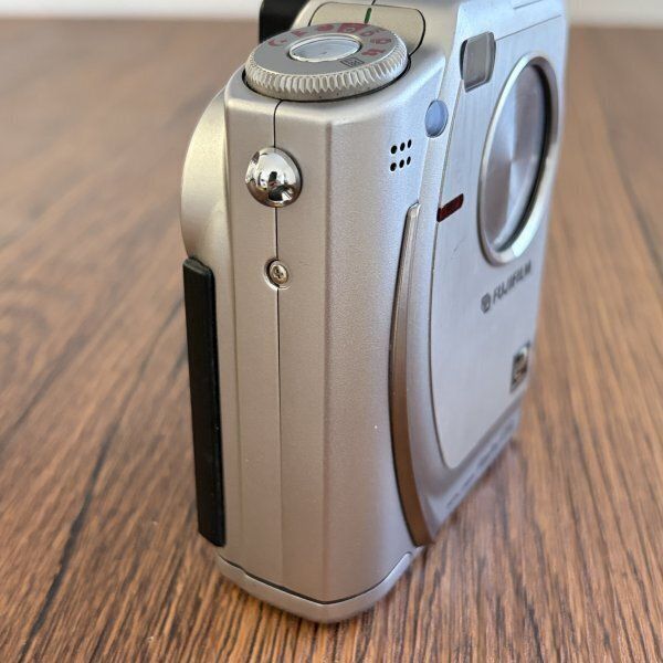 Compact Digital Camera Fujifilm Finepix 4700Z Ccd