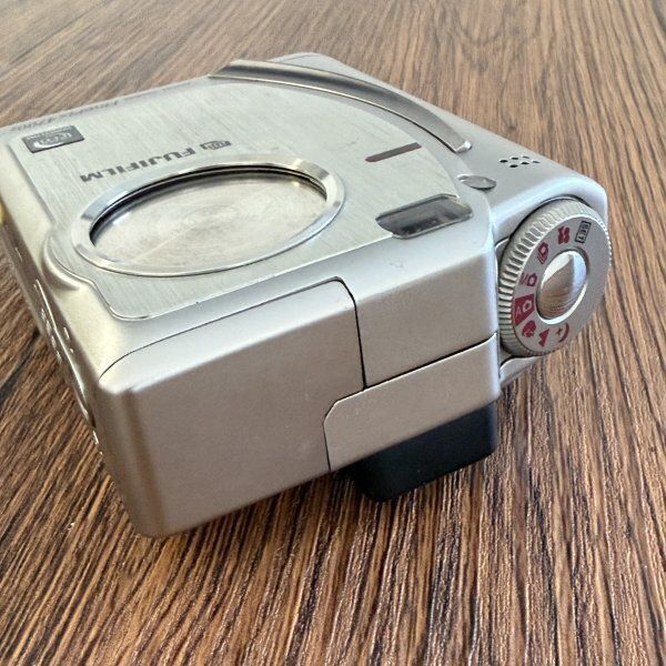 Compact Digital Camera Fujifilm Finepix 4700Z Ccd
