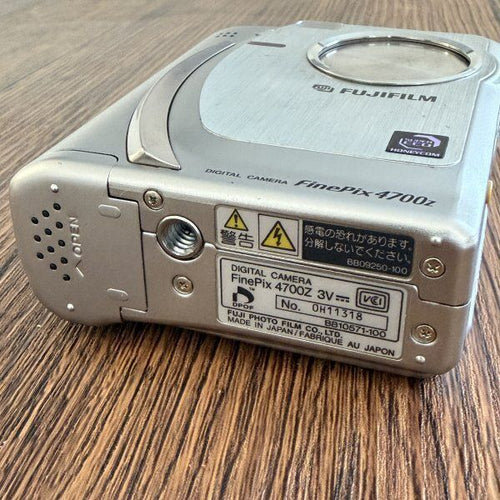 Compact Digital Camera Fujifilm Finepix 4700Z Ccd