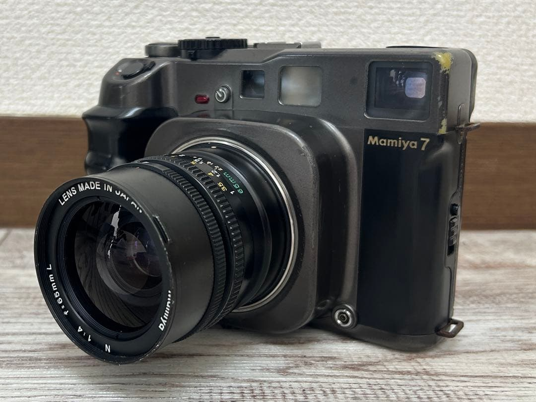 Mamiya Large -Size Medium Format Camera (Film) 7