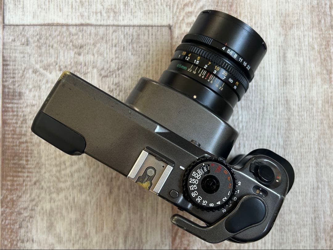 Mamiya Large -Size Medium Format Camera (Film) 7
