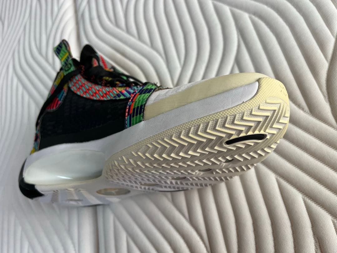 Air Jordan Sneakers 34 Pe