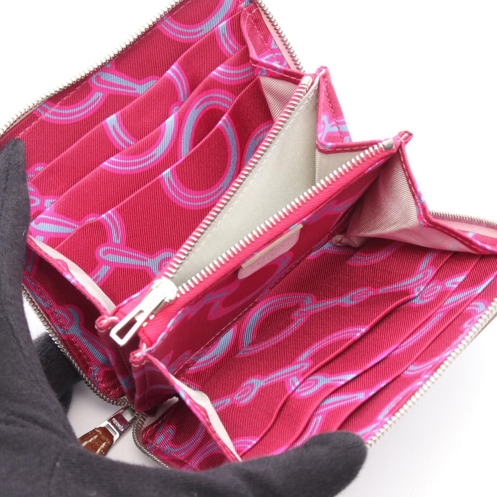 Hermes Bi-Fold Wallet Used A