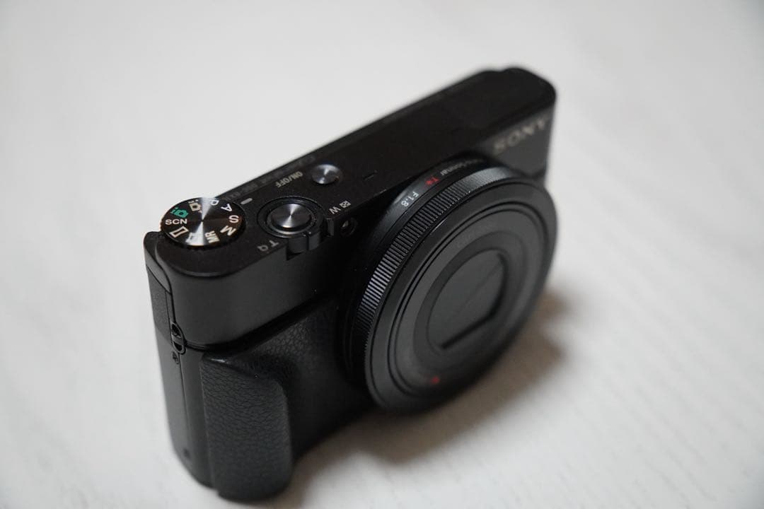 Compact Digital Cameras Sony Cyber-Shot Dsc-Rx100