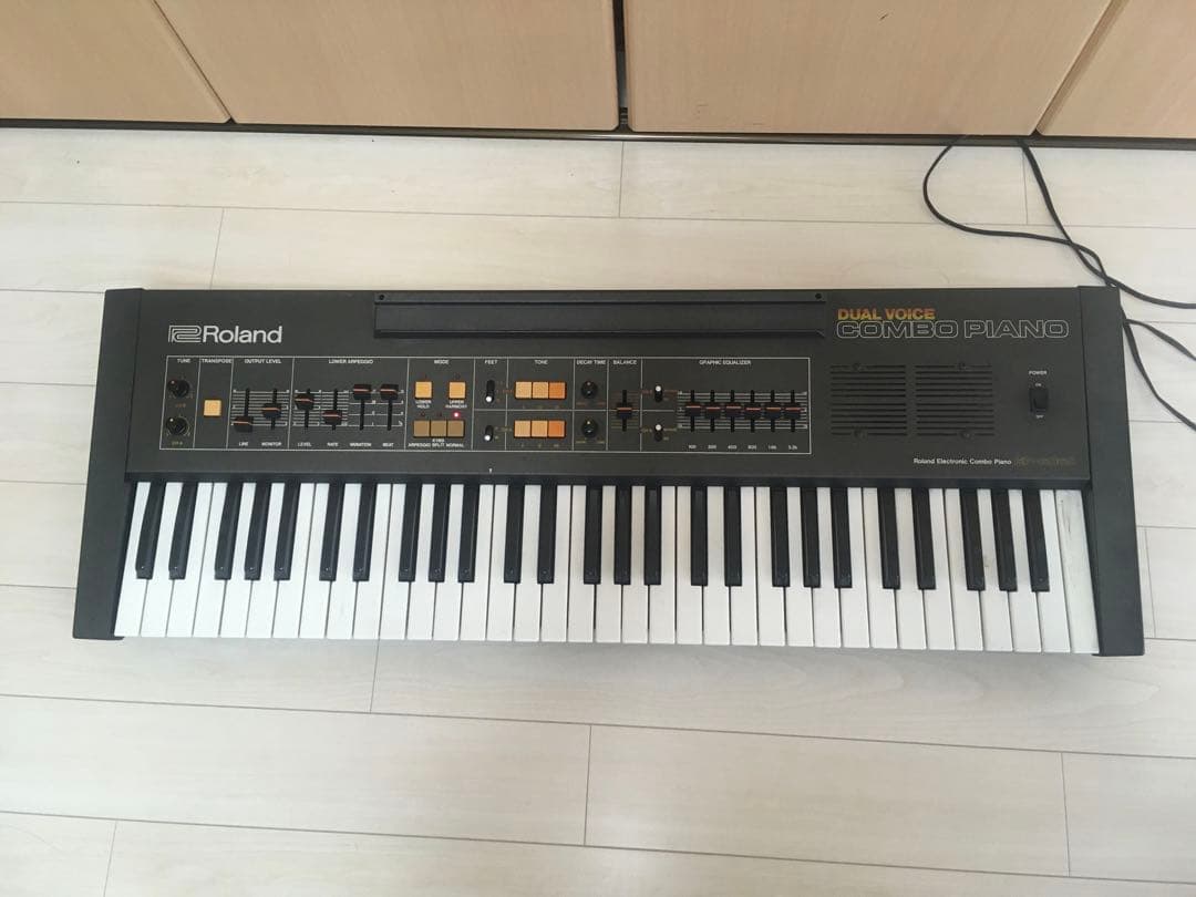 Analog Synthesizers Roland Ep6060 61