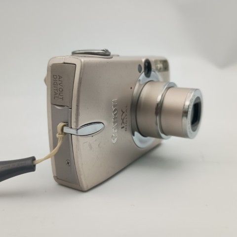 Canon Compact Digital Camera Ixy 700