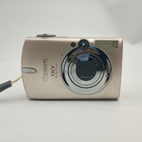 Canon Compact Digital Camera Ixy 700