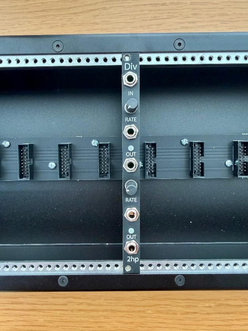 Modular Synthesizers 2Hp Div