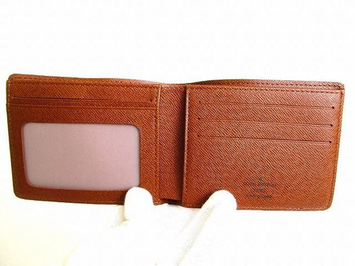 Louis Vuitton Bi-Fold Wallet 9 2