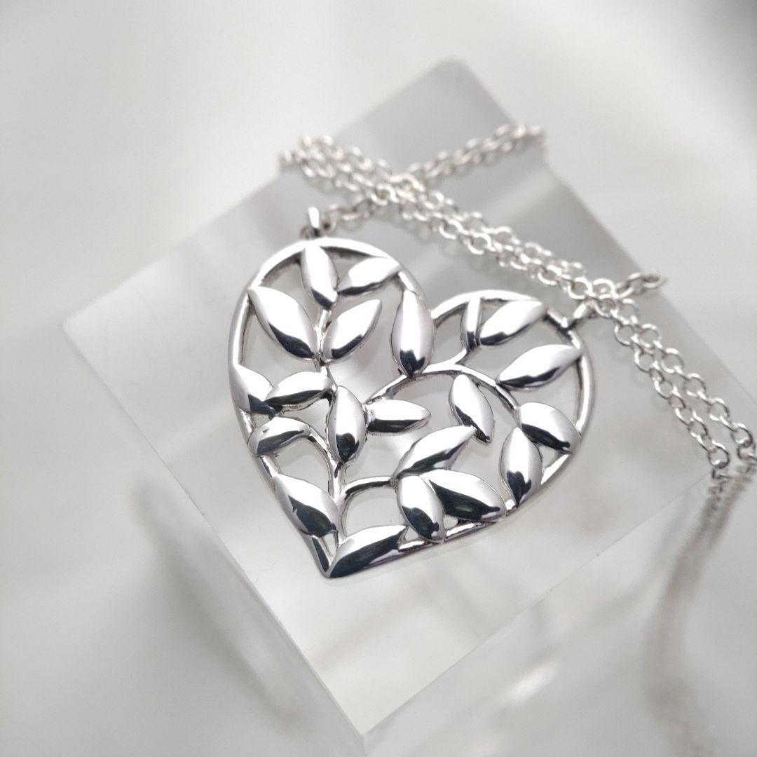 Tiffany Necklace Co.