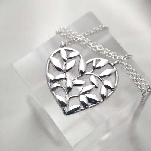 Tiffany Necklace Co.