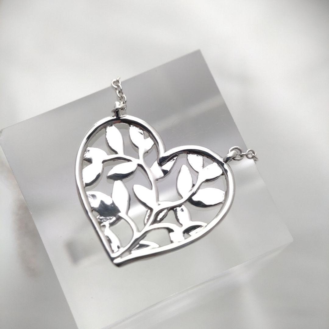 Tiffany Necklace Co.