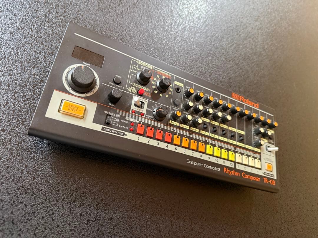 Roland Rhythm Machines Tr-08 Composer 808