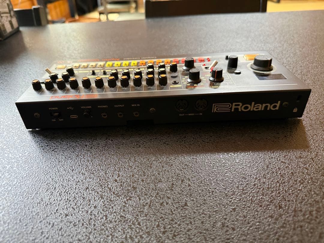 Roland Rhythm Machines Tr-08 Composer 808