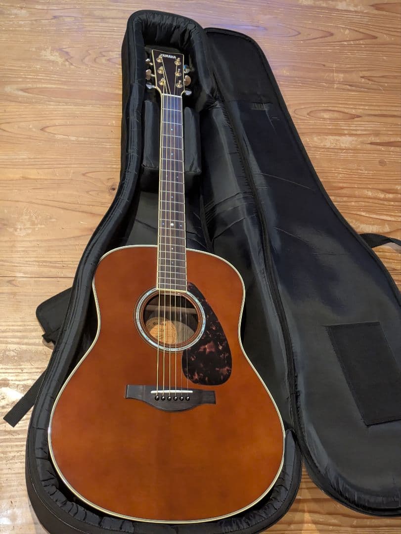 Yamaha Acoustic Guitar Ll6