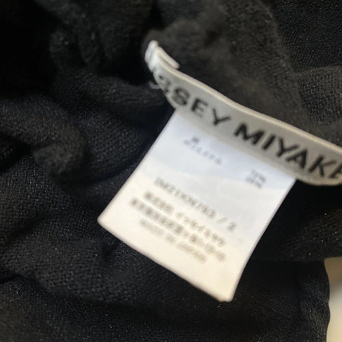 Issey Miyake Half-Sleeve Three-Quarter-Sleeve Miyake2022