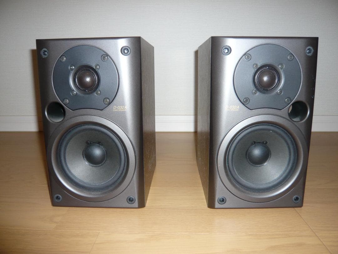 Onkyo Speakers D-032A