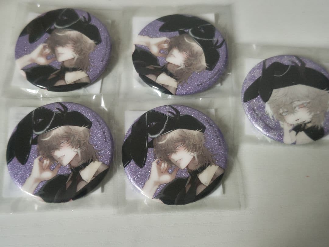 Pins, Pin Badges, Can