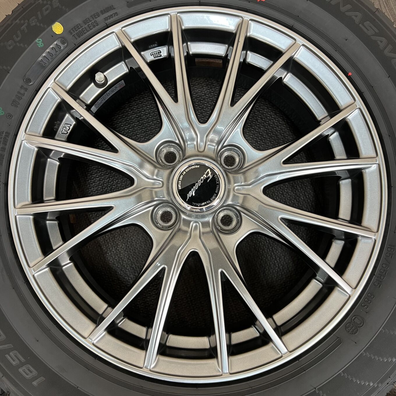 Hot Stuff 15 Inches Exceeder 4X100 #168D40426