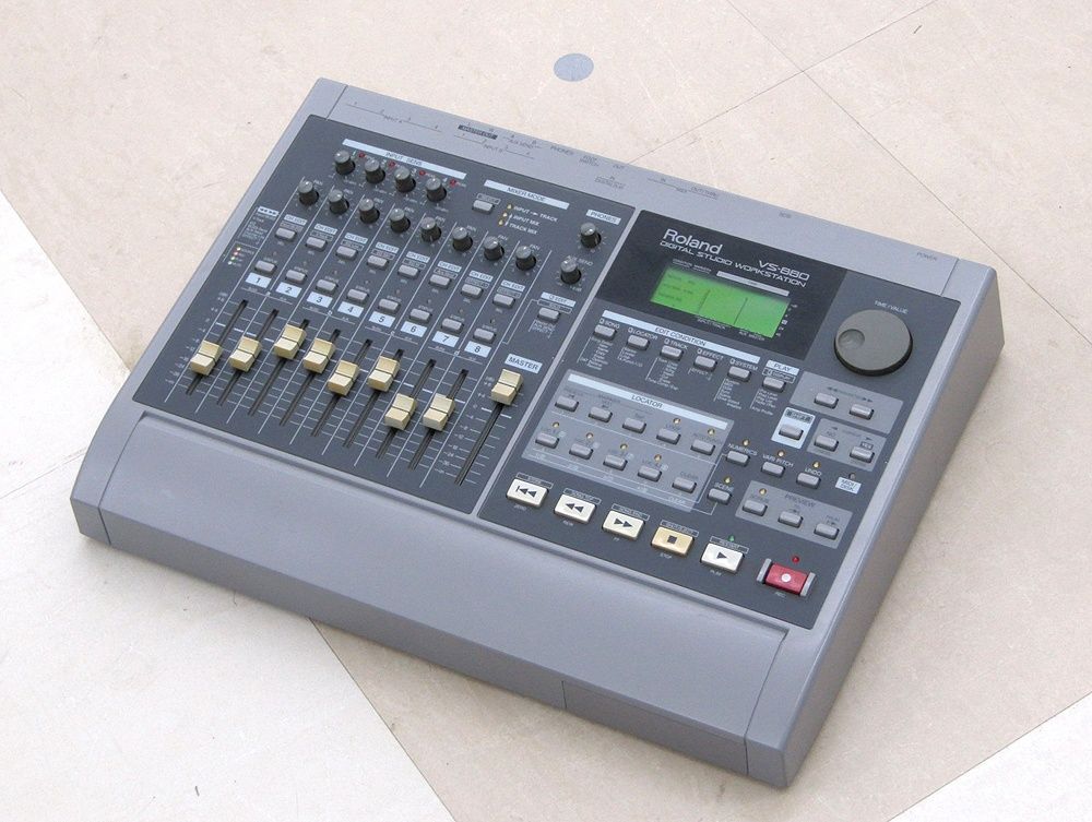 Roland Multi -Track Recorder Vs-880 V-Xpande Mtr