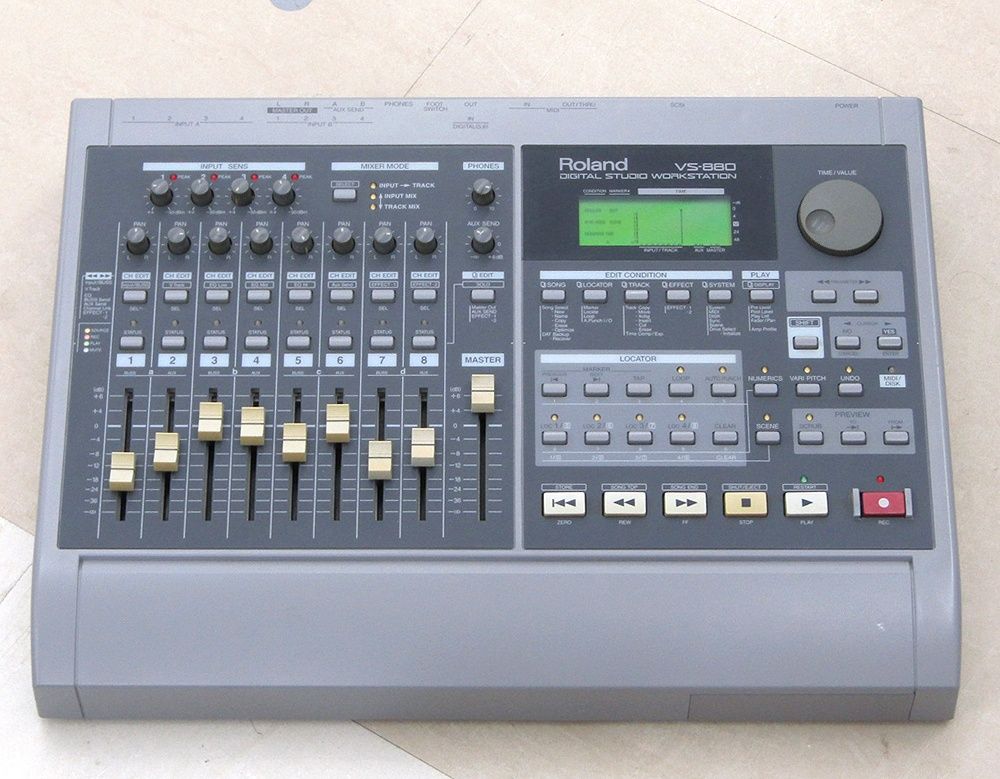 Roland Multi -Track Recorder Vs-880 V-Xpande Mtr