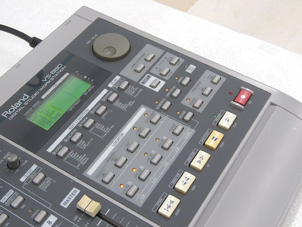 Roland Multi -Track Recorder Vs-880 V-Xpande Mtr