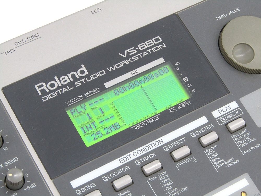 Roland Multi -Track Recorder Vs-880 V-Xpande Mtr
