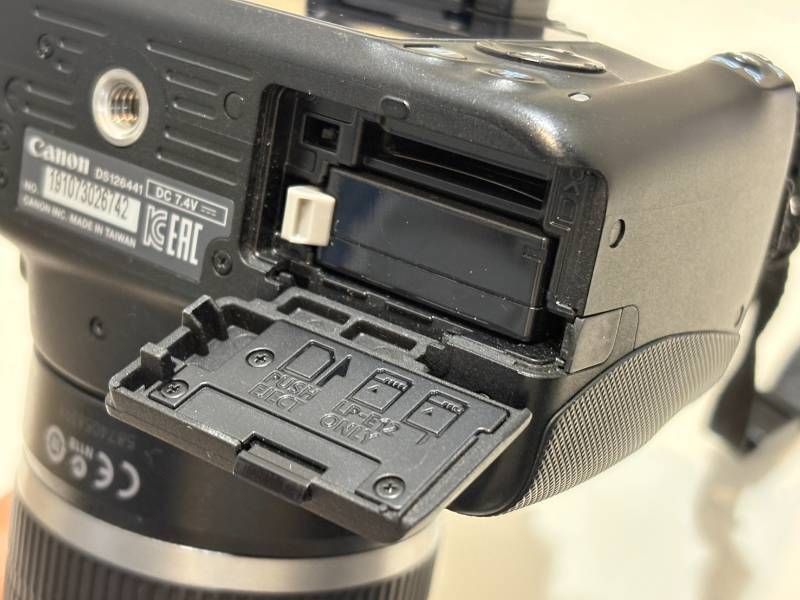 Canon Digital Slr Eos Kiss X7