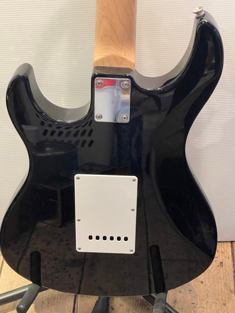 Yamaha Electric Guitars Pac012