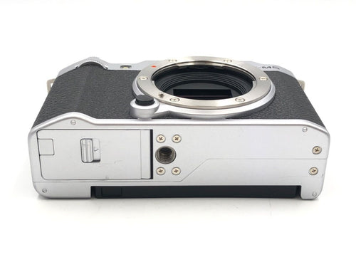 Mirrorless Interchangeable Lips X-M5