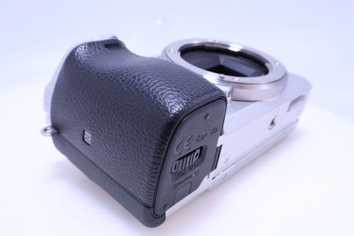 Sony Mirrorless Interchangeable Lips 7,912 6400 Ilce-6400 Aps-C (Silver)(