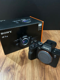 Sony Mirrorless Interchangeable Lens Cameras 7S Iii Ilce-7Sm3