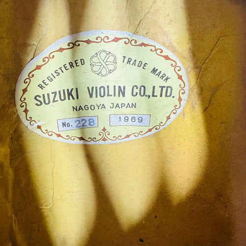 Mandolins Suzuki No.228