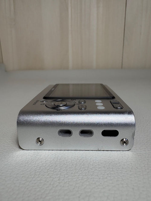 Compact Digital Camera Fine Pix Z2