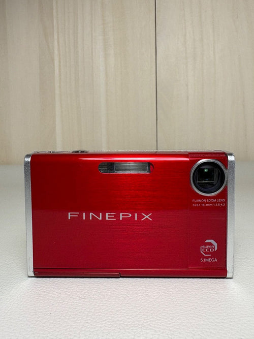 Compact Digital Camera Fine Pix Z2