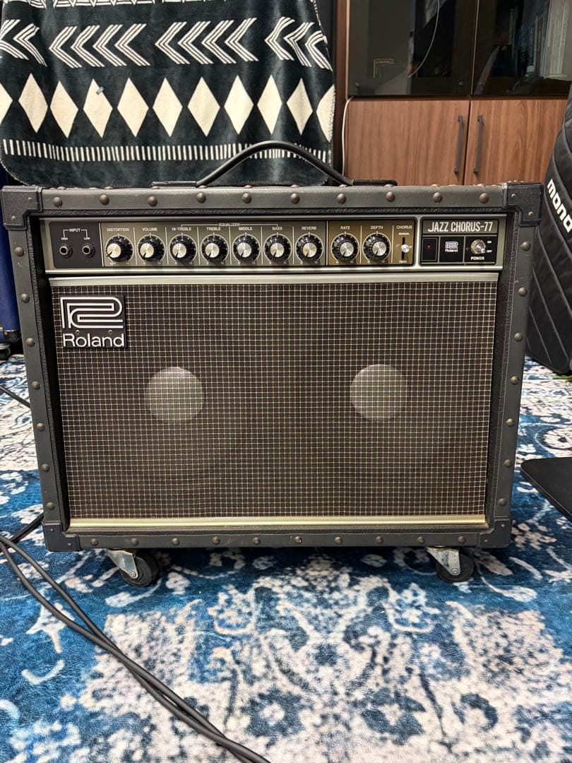 Roland Guitar Amplifiers Jazz Chorus-77