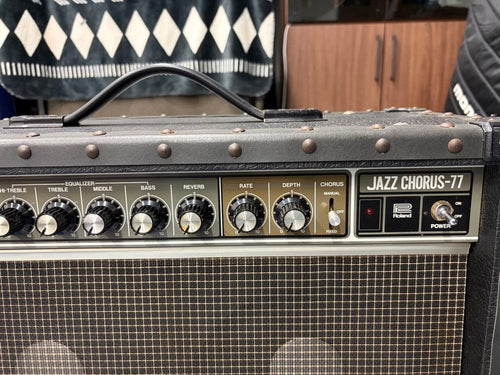 Roland Guitar Amplifiers Jazz Chorus-77