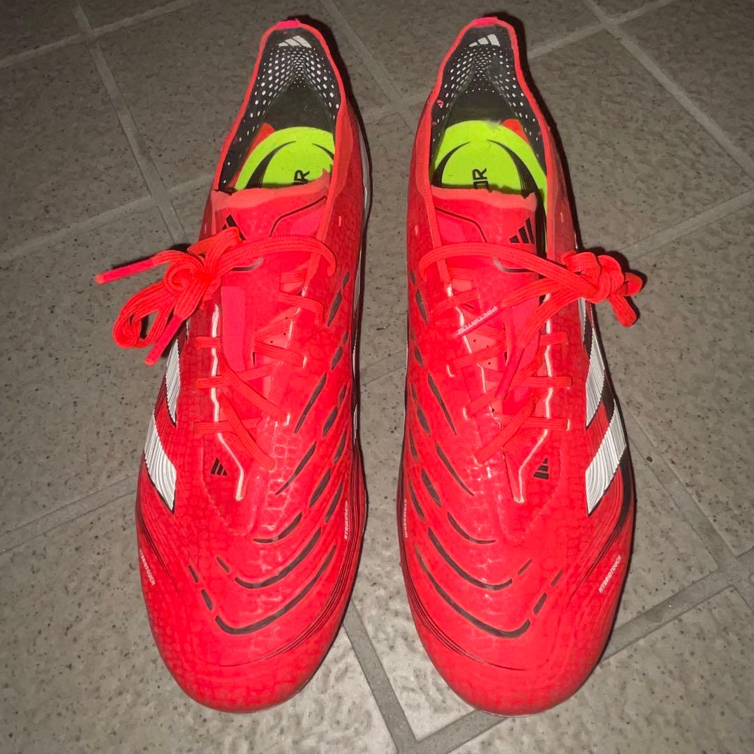 Adidas voetbalschoenen met spikes