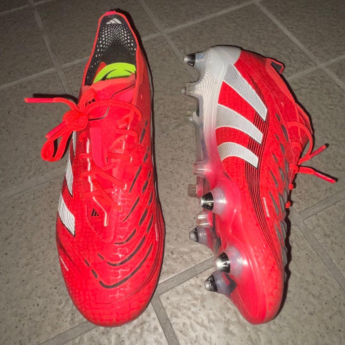 Adidas voetbalschoenen met spikes