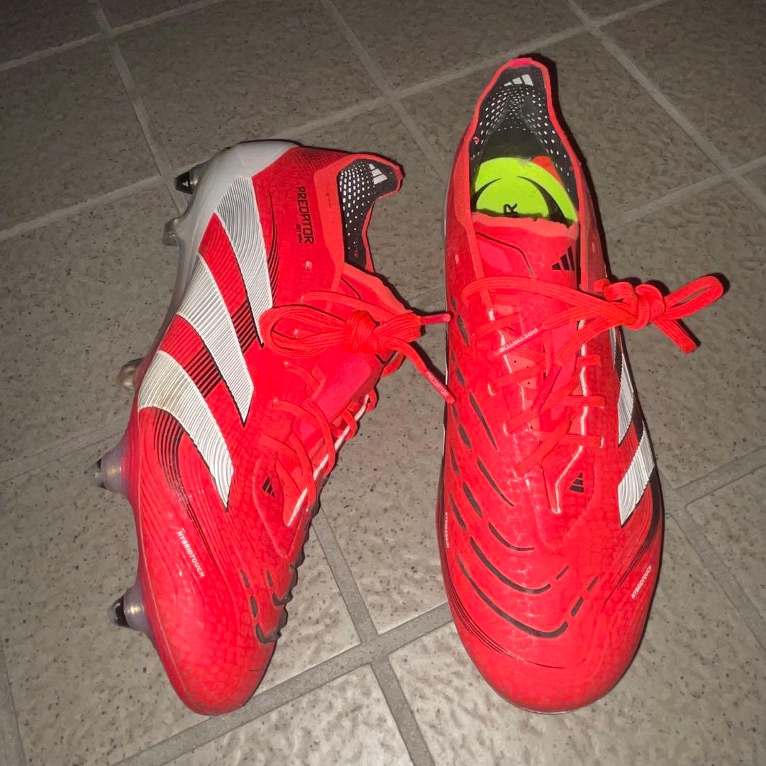 Adidas voetbalschoenen met spikes